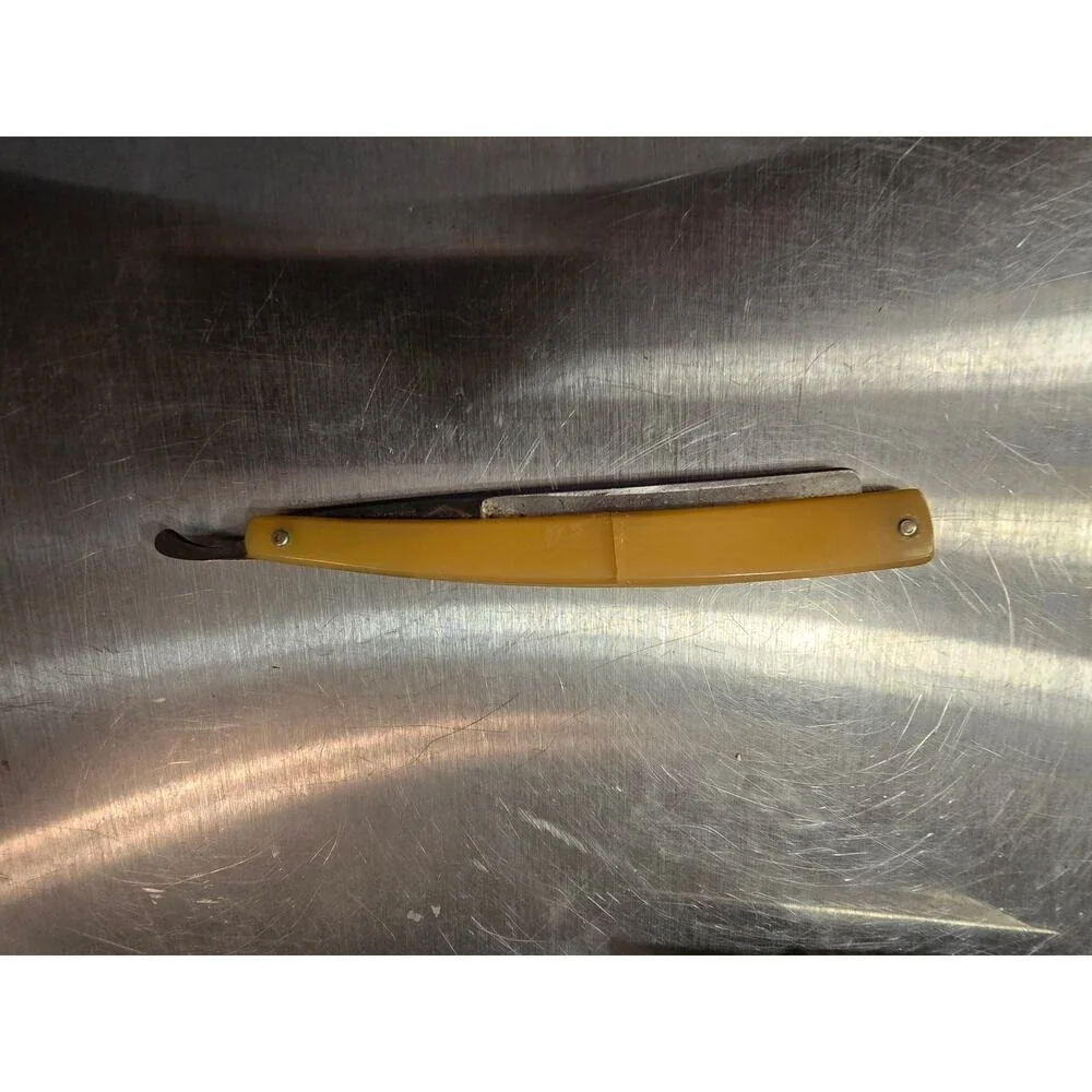 3 Antique‎ Razors 2 safety and 1 Straight. The Straight Razor has flaws see pics